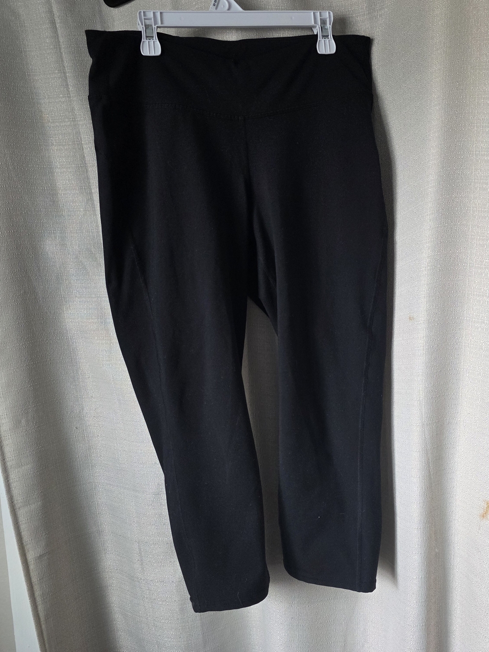 GAPFit Black Cropped Leggings Size L – Athletic Workout Yoga Pants
